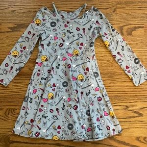 Children’s place dress size 5/6 graffiti graphics